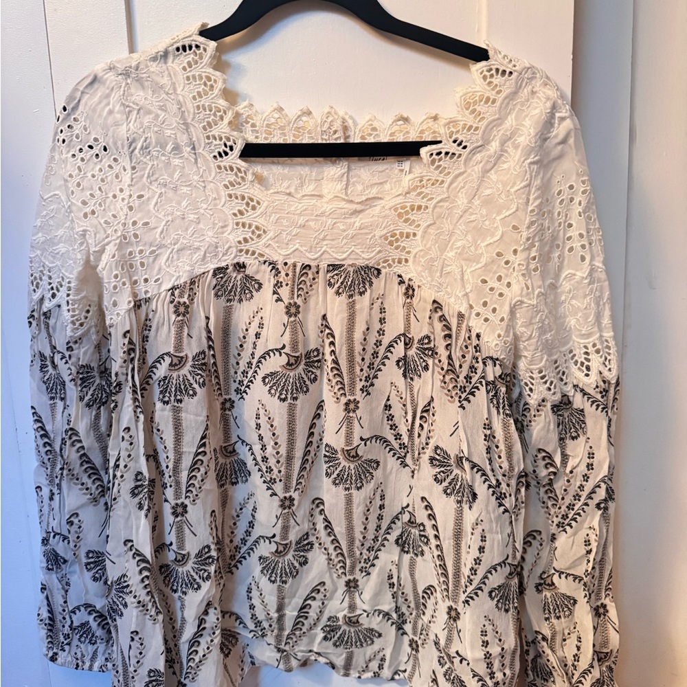 Beautiful Anthropologie Floreat Flowy Lace Top